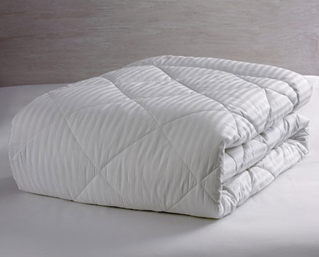 Lightweight Down Comforter image